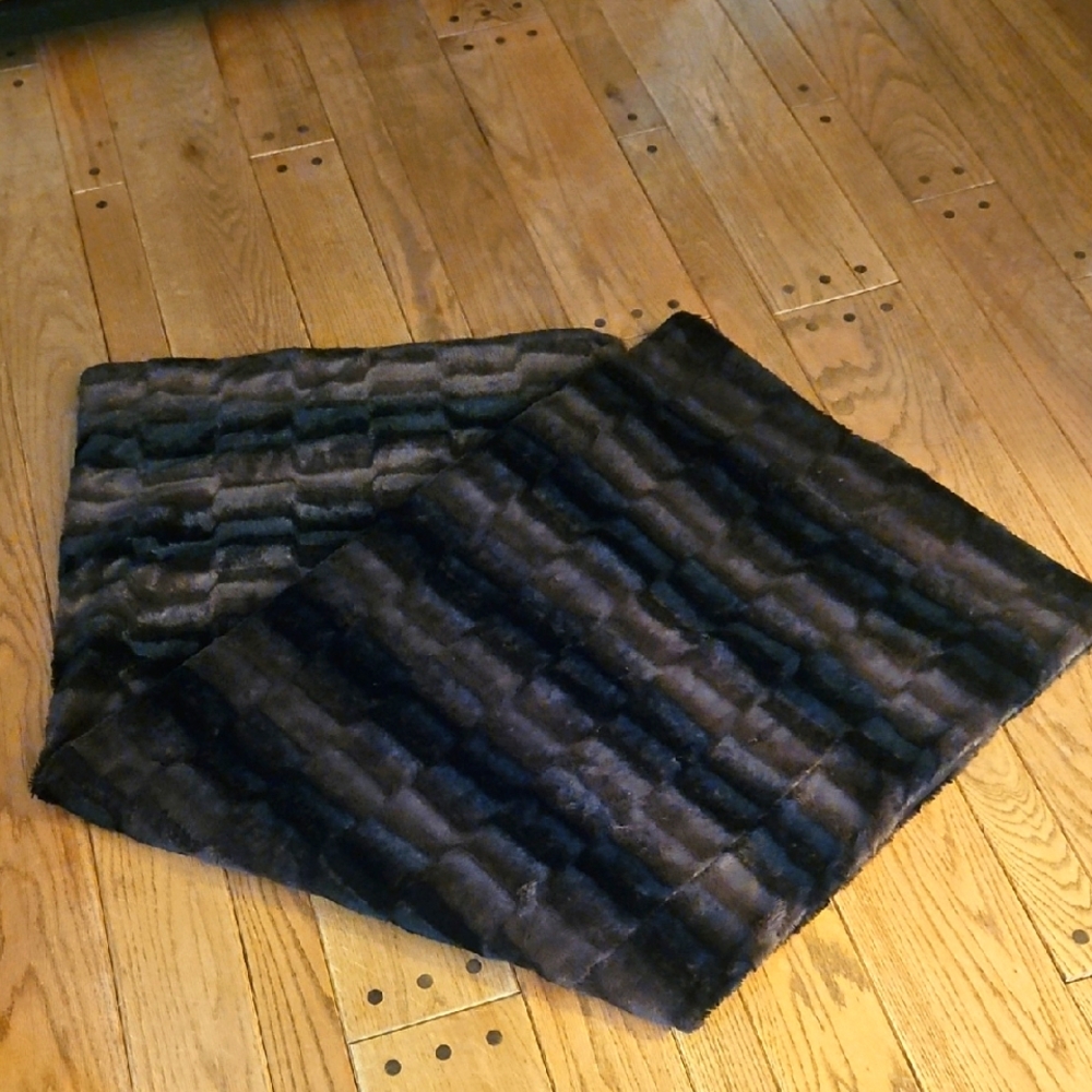 Dennis Basso Plush Fur Throw Blanket in Rich Tones